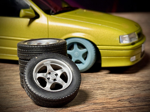 Opel vectra a felgen - 1:18,