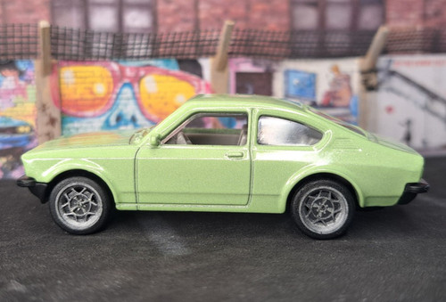 Matchbox opel kadett c - 1/64,