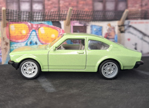 Matchbox opel kadett - 1/64,